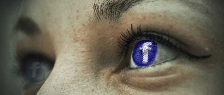 SNSのトラブル事例と原因！FacebookやLINEの現状と上手な活用法！