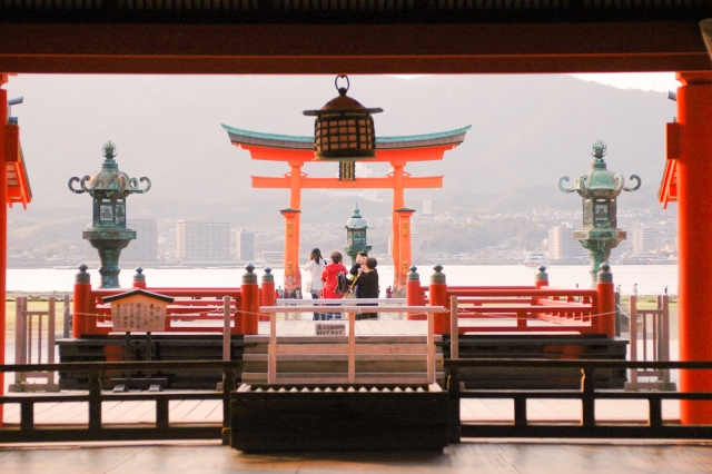 宮島の厳島神社は何の神様？紅葉の時期と行き方を知りたい！歴史も簡単に理解しとこ！